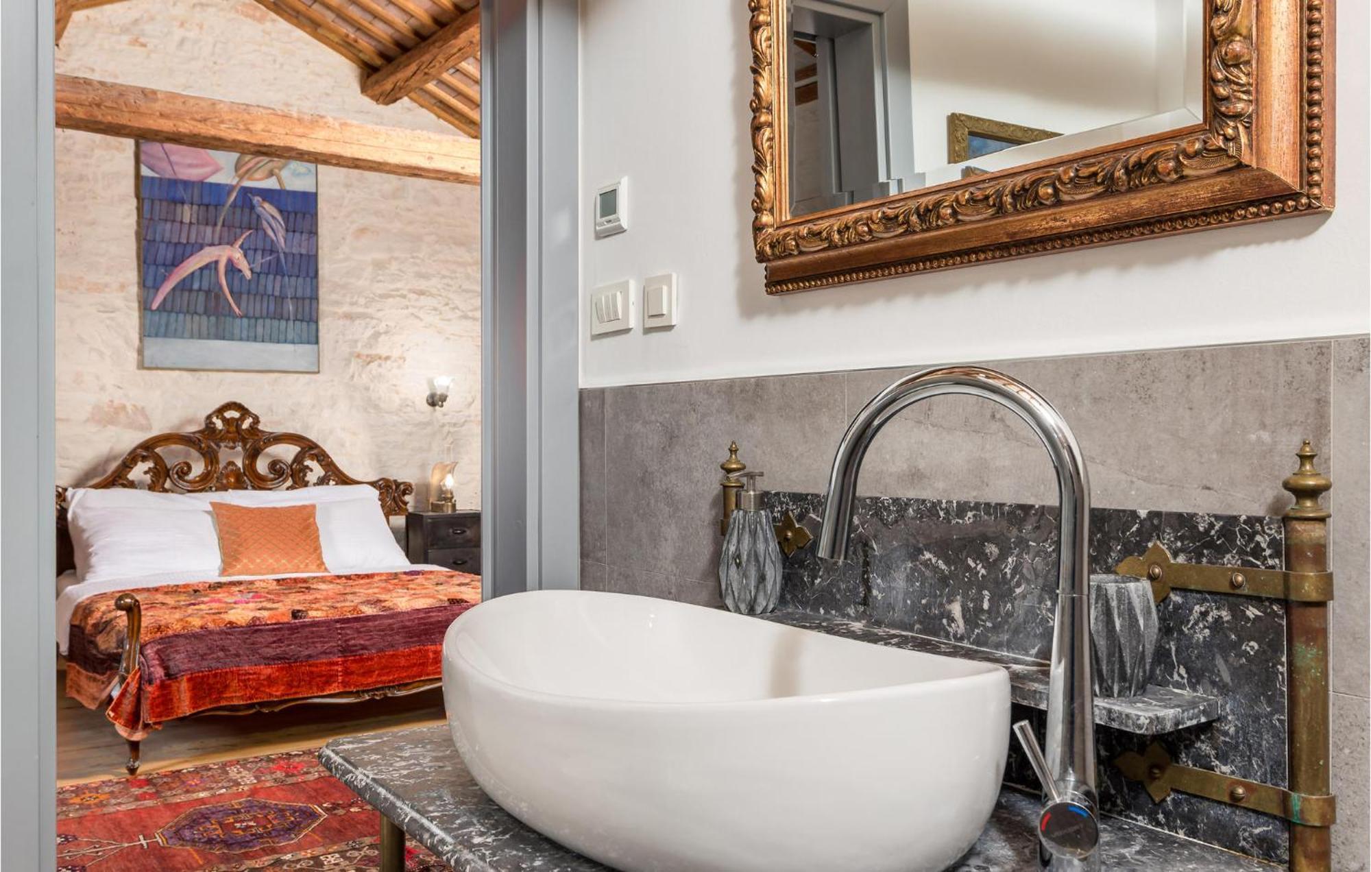 Amazing Home In Foli With Kitchen 外观 照片